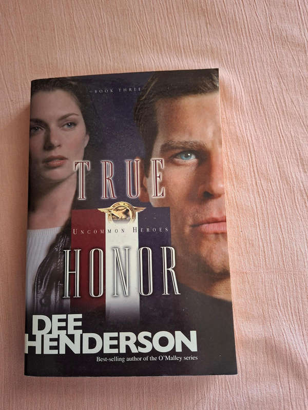 Dee Henderson Uncommon Heros Series