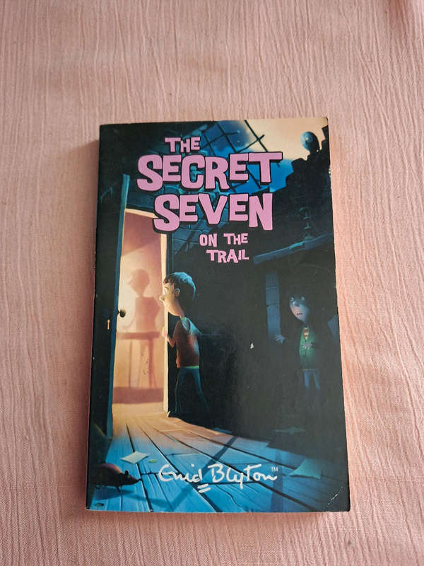 Enid Blyton The Secret Seven On the Trail