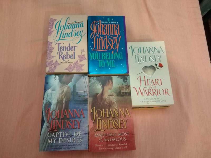 10 Assorted Johanna Lindsey Books