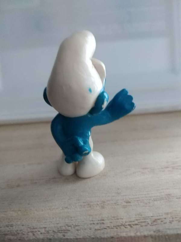 Smurf Waving Peyo