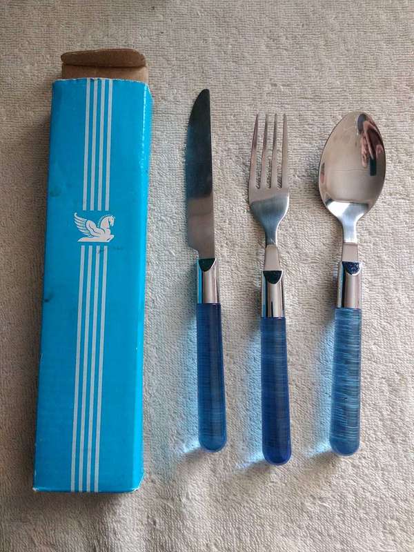 Readers Digest cutlery set