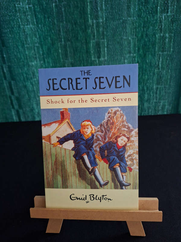 Enid Blyton The Secret Seven Shock for the Secret Seven