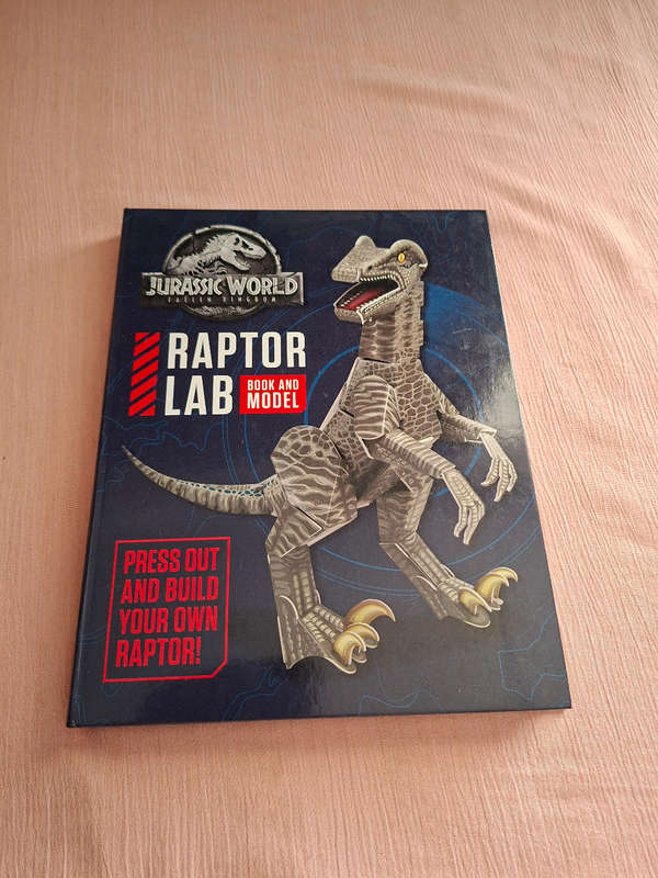 Jurassic World Fallen Kingdom Raptor Lab book and model