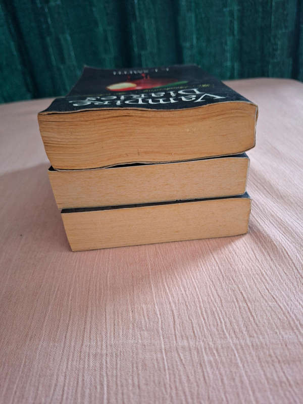 L.J. Smith Vampire Diaries 1&2,3&4 and 5