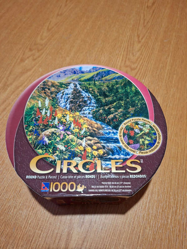 1000 Piece Round Puzzle Waterfall