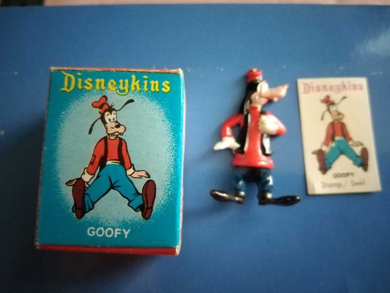Disneykins Goofy in box