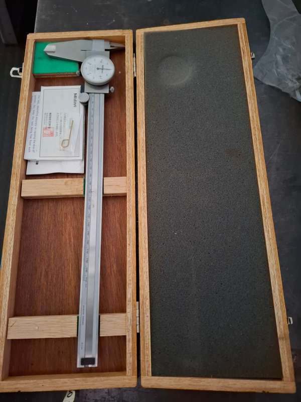 Vernier Dial Caliper 300 mm - 0.05 mm Mitutoyo Code 505-635-50