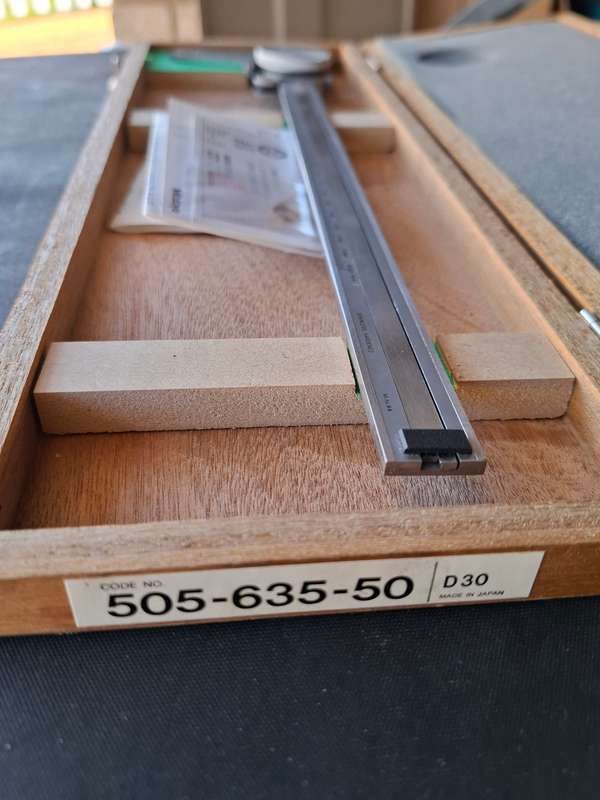 Vernier Dial Caliper 300 mm - 0.05 mm Mitutoyo Code 505-635-50
