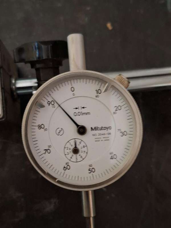 Dial Gauge 2046-08  0.01 mm  c/w Magnetic stand - Mitutoyo