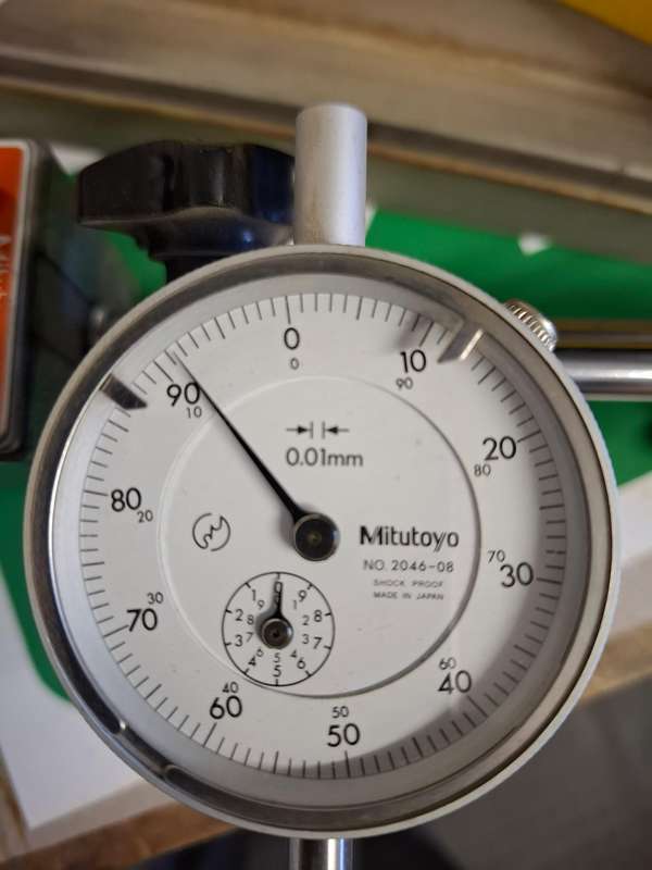 Dial Gauge 2046-08  0.01 mm  c/w Magnetic stand - Mitutoyo