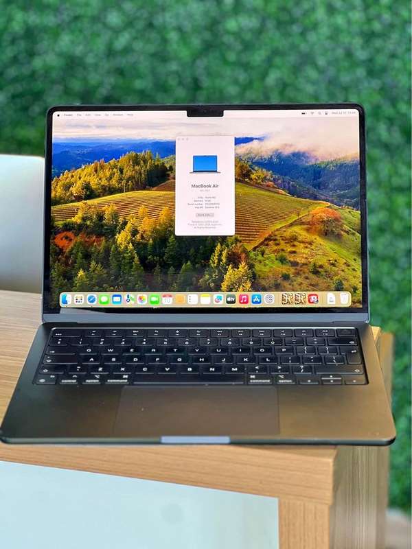 Apple Macbook Air M2 8GB 256SSD 13inch