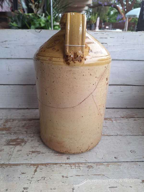 1 GALLON POTTERY JAR : WESTERN PROVINCE WINE DEPOT (PTY) LTD :"APEX"
