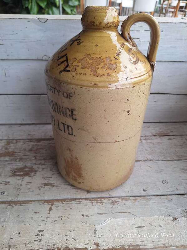 1 GALLON POTTERY JAR : WESTERN PROVINCE WINE DEPOT (PTY) LTD :"APEX"