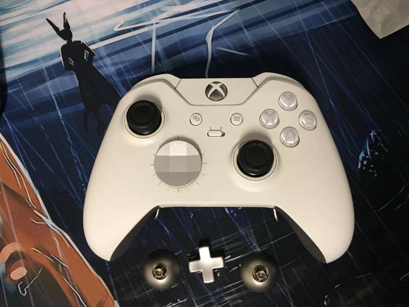 Xbox Elite Pro controller