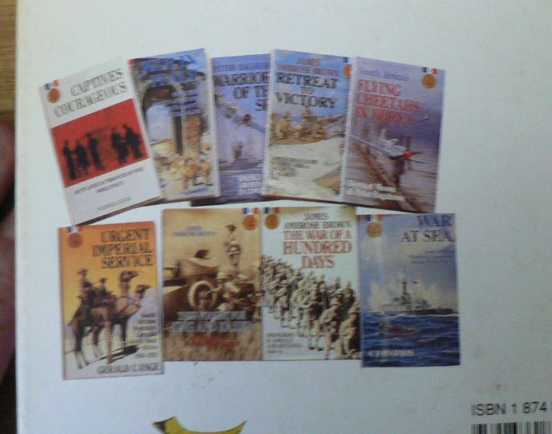 Ashanti series: A Country at war 1939-1945 by Jennifer Crwys-Williams(Ashanti series 10)