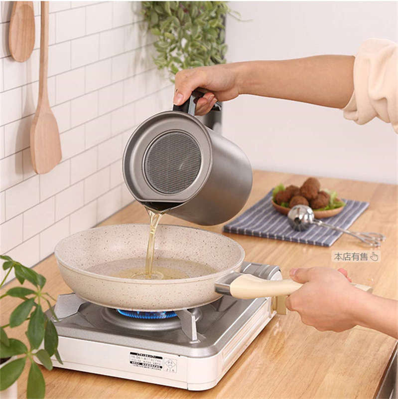 Kitchen Oil Strainer Cooking Oil Storage with Fine Mesh Strainer for Fryer