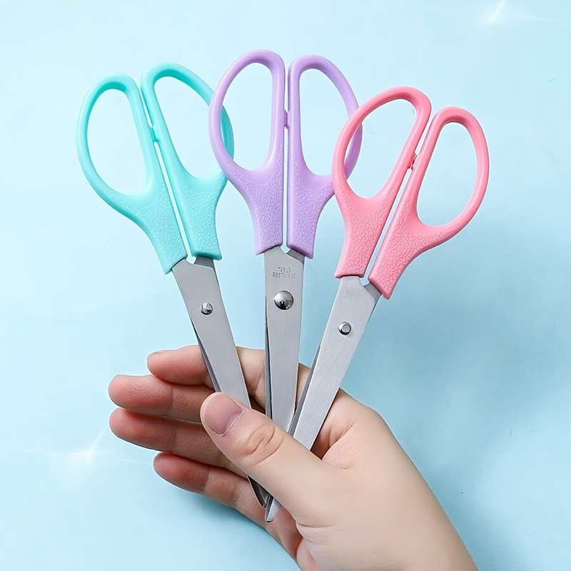 1 Piece Of Iron Scissors