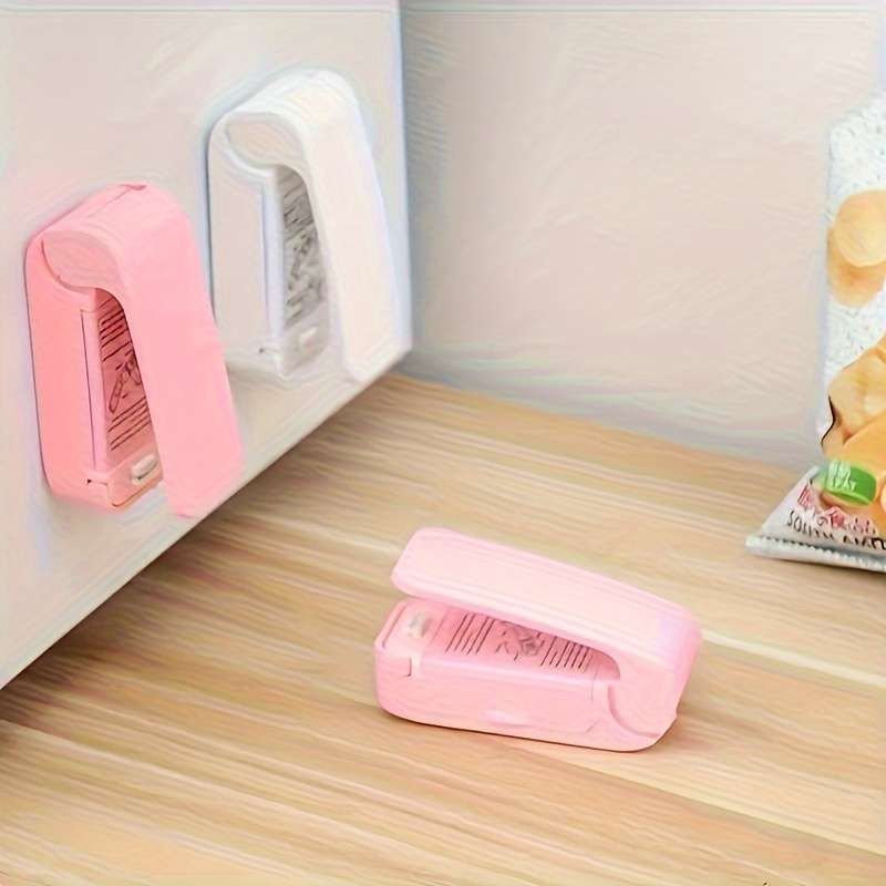 Portable vacuum food sealer, handheld heat sealer for plastic bags, small and easy to use, no need f