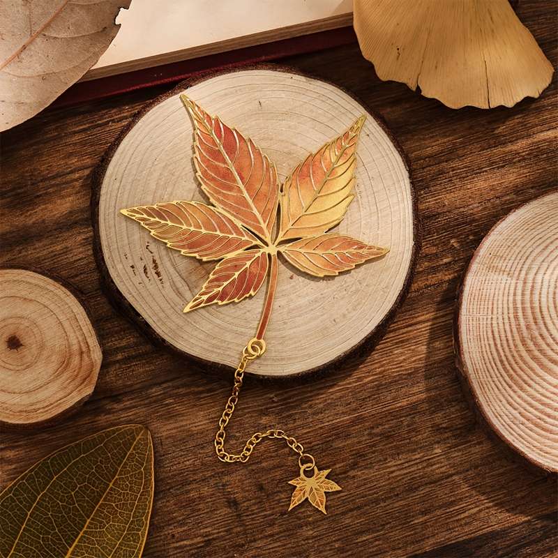 1 x Vintage Autumn Maple Leaf Bookmark