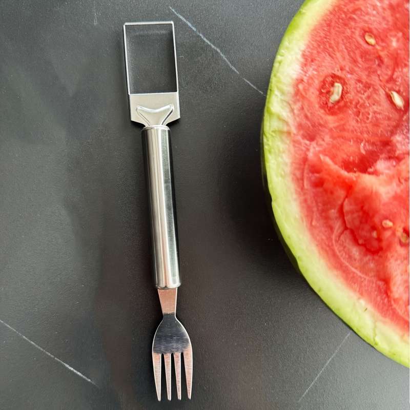 2 in 1 Stainless Steel Watermelon Fork A convenient tool for cutting and serving fresh watermelon