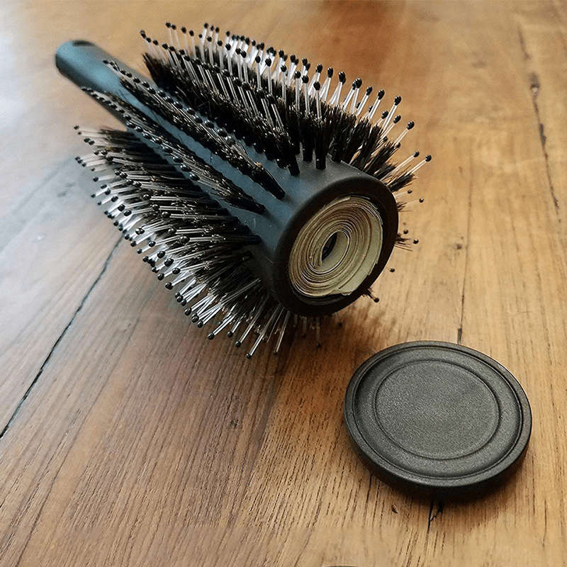 Stylish and safe travel comb