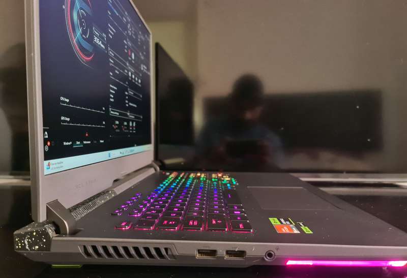 Asus Rog Strix 17 RTX 4050 (6GB) 140W Ryzen 9 7845HX 16GB DDR5 Ram 512GB Nvme+1TB HDD