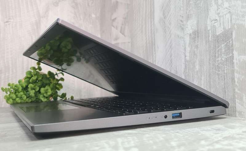 Acer Core i5 12th Gen 8GB DDR4 Ram 512GB Nvme 15.6'' 1080P Display