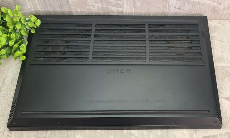 HP Omen 15 Core i7 10870H RTX 3070 8GB GDDR6 16GB DDR4 RAM 1TB Nvme SSD Gaming Laptop