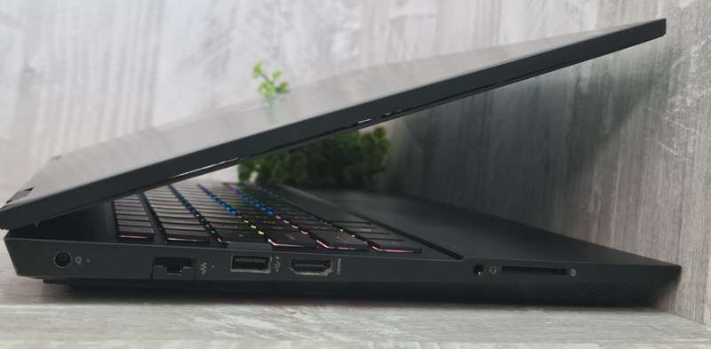 HP Omen 15 Core i7 10870H RTX 3070 8GB GDDR6 16GB DDR4 RAM 1TB Nvme SSD Gaming Laptop