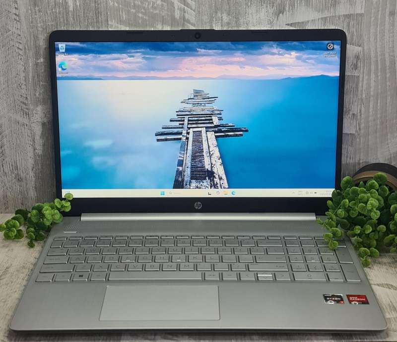 HP Ryzen 7 5700U 8GB Ram 512GB Nvme SSD 15.6'' 1080P Display