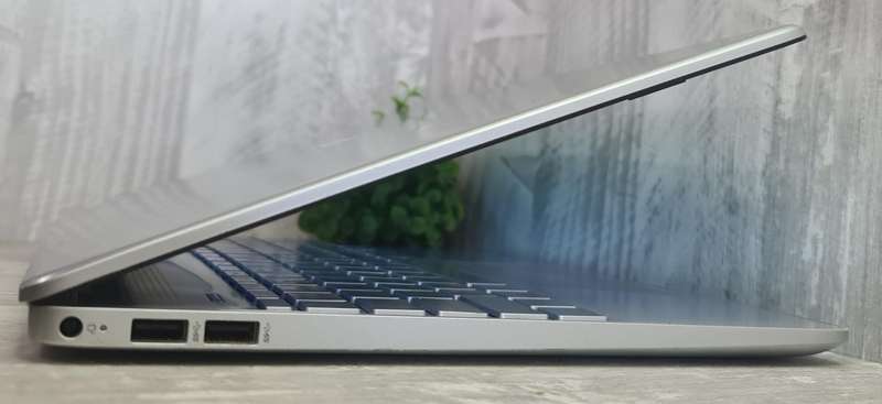 HP Ryzen 7 5700U 8GB Ram 512GB Nvme SSD 15.6'' 1080P Display