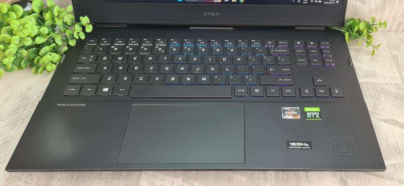 HP Omen 16 RTX 3070 8GB GDDR6 Ryzen 7 5800H 16GB RAM 1TB Nvme SSD Gaming Laptop