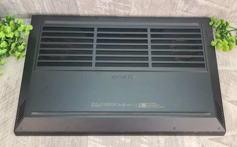 HP Omen 16 RTX 3070 8GB GDDR6 Ryzen 7 5800H 16GB RAM 1TB Nvme SSD Gaming Laptop