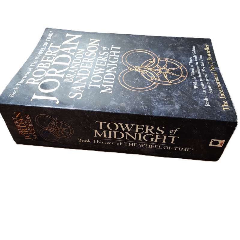 Towers of Midnight - Robert Jordan and Brandon Sanderson (Excellent condition trade paperback)