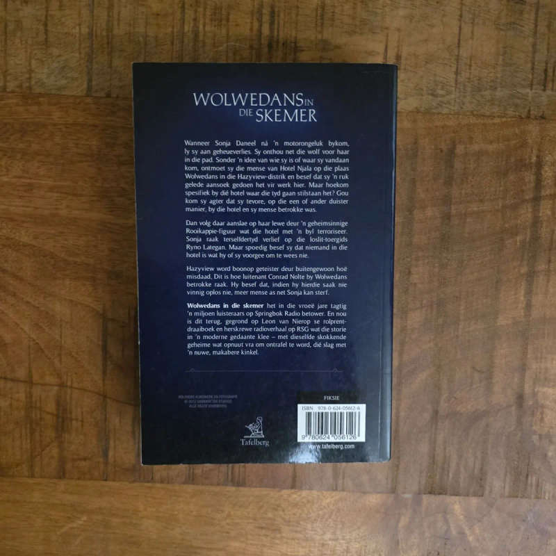 Wolwedans in die skemer - Leon van Nierop
