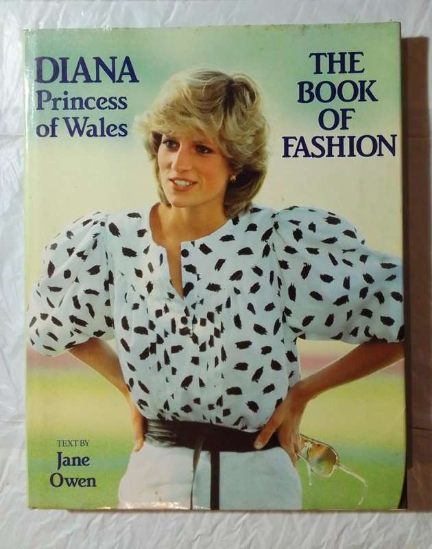 Diana princess of wales: the book of fashion-By: Jane Owen
