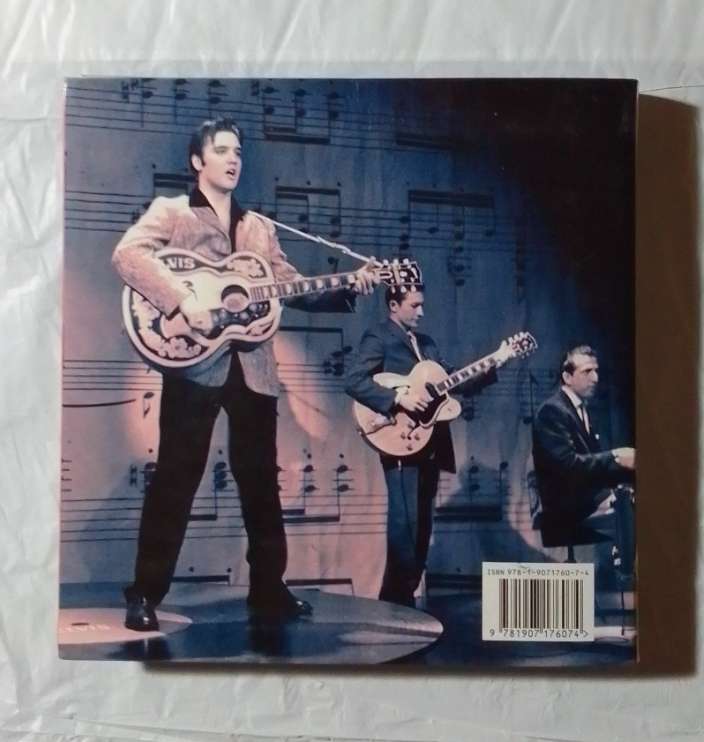 Elvis the illustrated biography-By: Marie Clayton