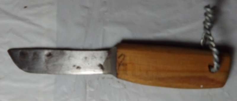 Hand forged key ring knife 2- Made by: Mel Jaftha