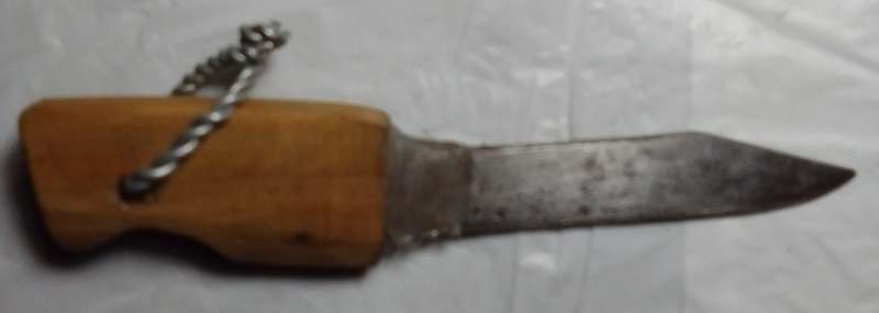 Hand forged key ring knife 3- Made by: Mel Jaftha