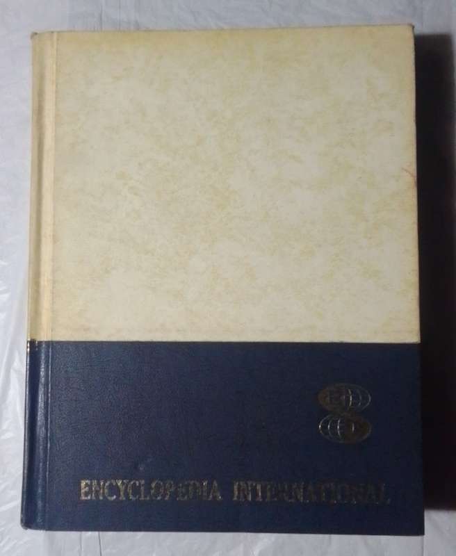 Encyclopedia international: volume 8-By: Grolier Incorporated
