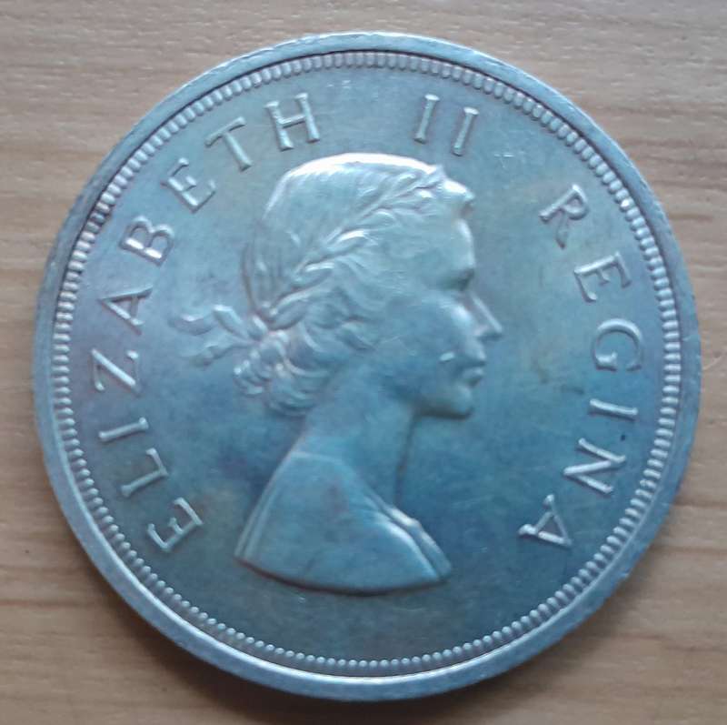1958 50% SILVER 5/- CROWN,  NICE COIN COULD BE QUITE A GOOD GRADE, CRISP REEDED EDGE, AS PICTURES