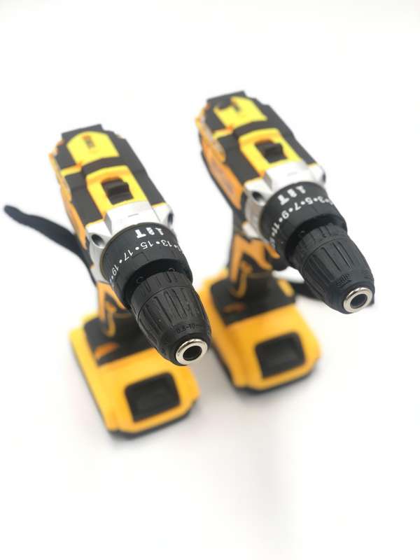 26 Piece Wireless Drill Set With 2 Lithium Ion Battery Packs & Case