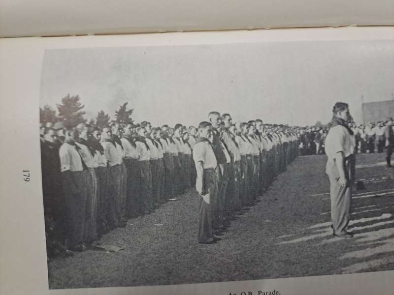 THEIR PATHS CROSSED MINE. By Hans Van Rensburg  (Ossawa-Brandwag)