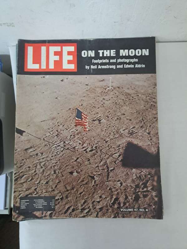 VINTAGE MOON LANDING LIFE MAGAZINES