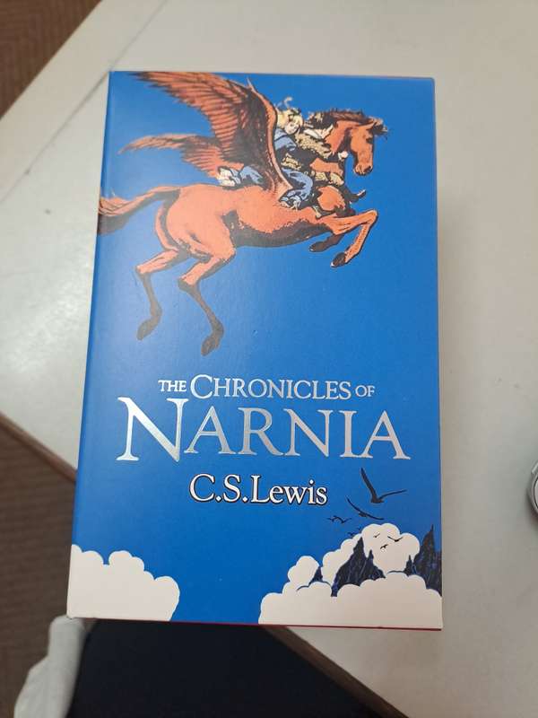 THE CHRONICLES OF NARNIA. By C S LEWIS