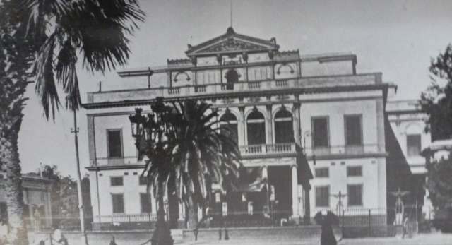 EGYPT'S BELLE EPOQUE CAIRO 1869-1952  By Trevor Mostry