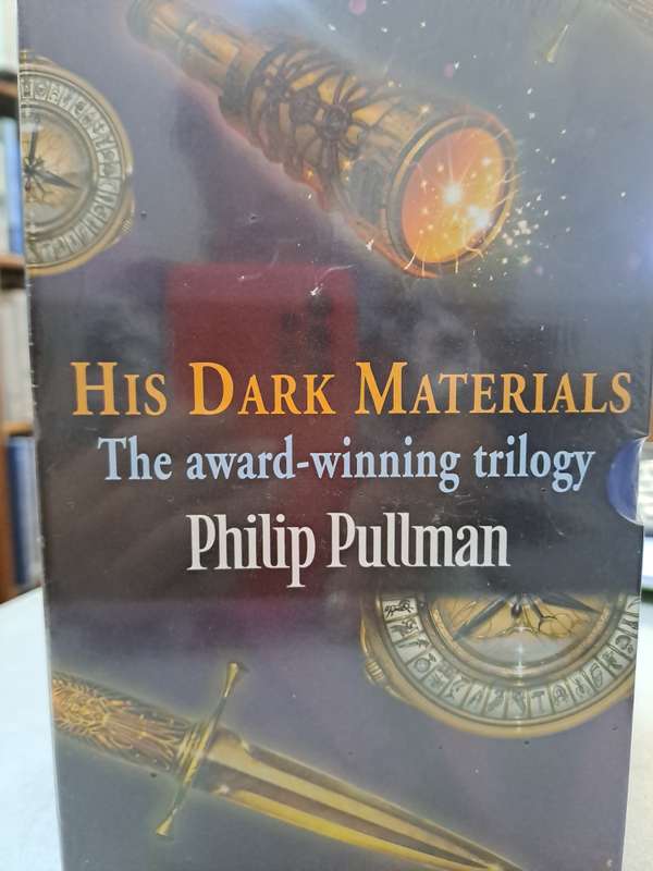 HIS DARK MATERIALS TRILOGY BOXED SET BY Philip Pullman
