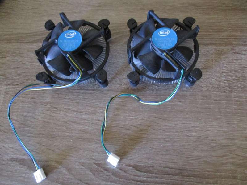 2x Intel Stock Cooler