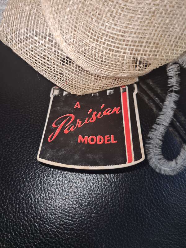 Vintage Hat box and fascinator