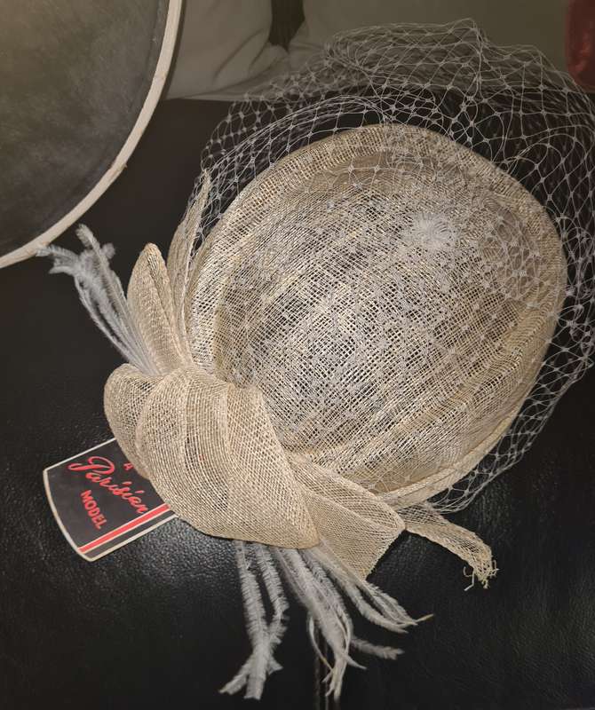 Vintage Hat box and fascinator